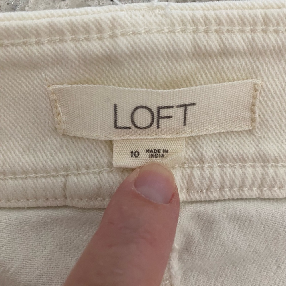 EUC Loft cream/off-white “sort of wide leg” jeans with faux cuffs, size 10 - Picture 5 of 5